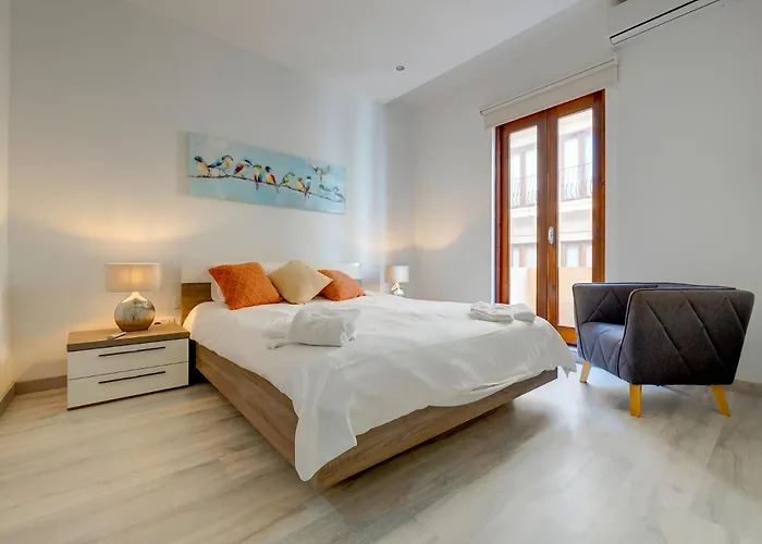 Stylish 2Br Apart, Steps Away From The Beach