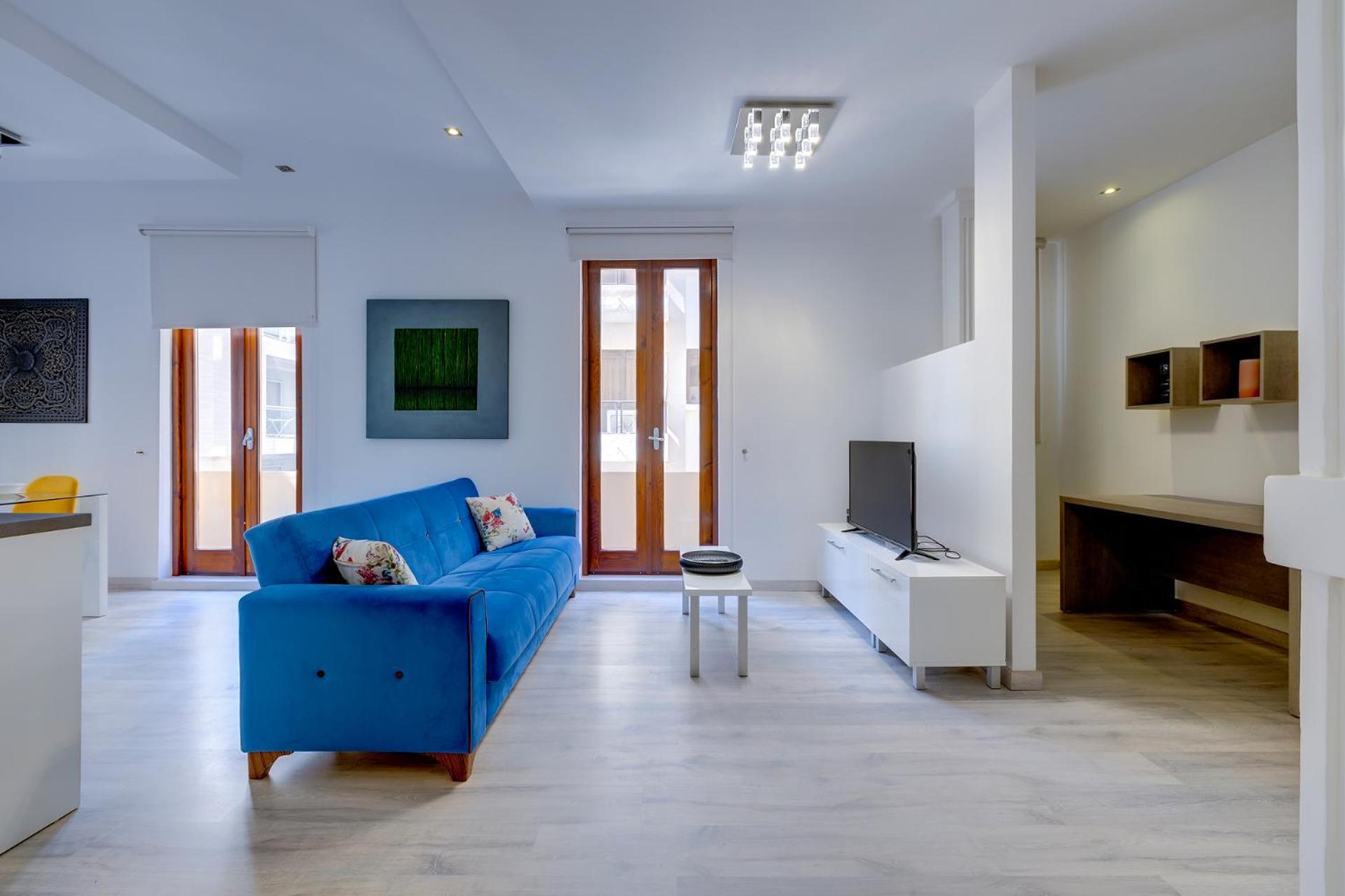 Stylish 2br Apart, Steps Away From The Слима