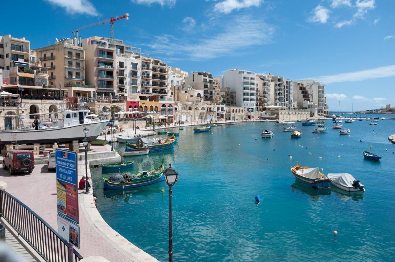 Апартаменты Stylish 2br Apart, Steps Away From The *